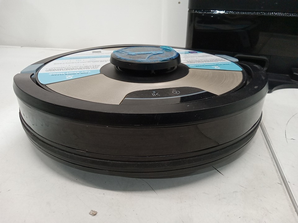 Shark matrix plus 2-in-1 Robot Vacuum and Mop with XL HEPA Self-Empty Base, Bagless, 60-Day Capacity & Matrix Clean Navigation - black/gold (model: aV2610bfca/rv2600ca) image 7
