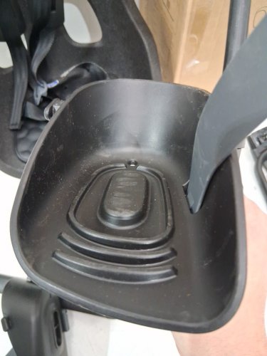 thule Yepp Nexxt 2 Mini universal Front Mounted Lightweight and Breathable seat with adjustable footrests and 5 point harness - black (model: 12021156) image 5