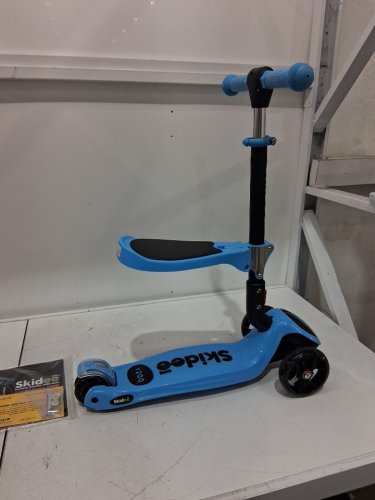 kids SKIDEE Kick Scooter with light up wheels - blue (model: y200) image 4