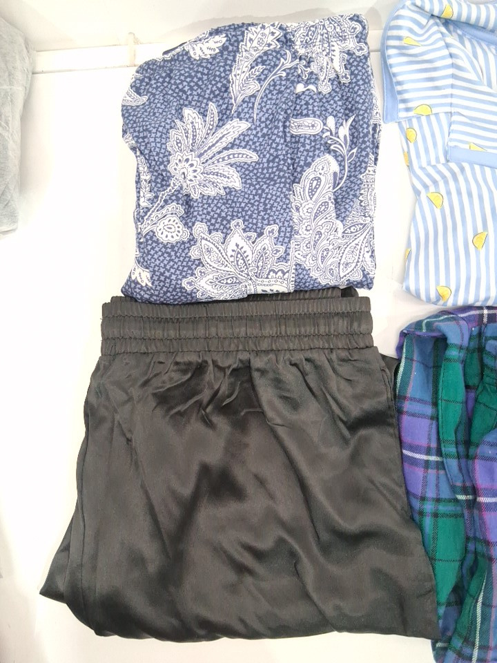 4 assorted women's pjs pajama pieces - assorted brands and colours - extra large image 3