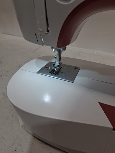 SINGER SEWING MACHINE WITH 23 BUILT-IN STITCHES - WHITE (MODEL: MX231) image 12