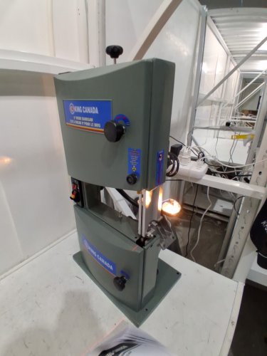King Canada Wood Bandsaw with light & Laser - 9" - grey (model: KC-902C) image 5
