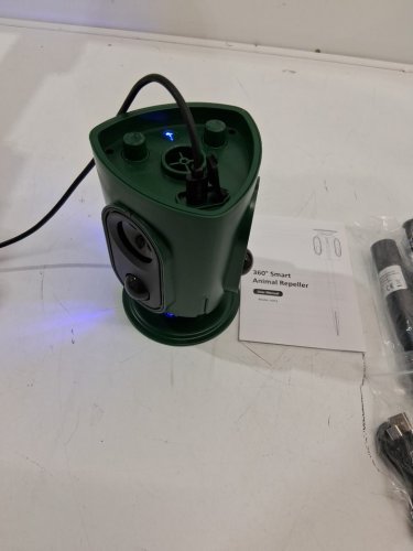 ultrasonic solar-powered waterproof animal repeller with 360° motion sensor and led flash light - 18khz - green (model: ar52) image 4