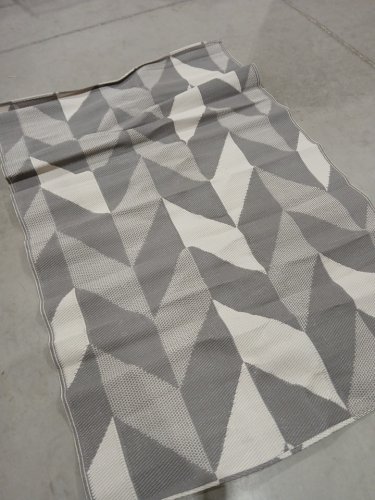 LARGE OUTDOOR GEOMETRIC AREA RUG - 7.6FT X 5FT - GREY/WHITE image 7