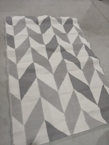 LARGE OUTDOOR GEOMETRIC AREA RUG - 7.6FT X 5FT - GREY/WHITE image 6