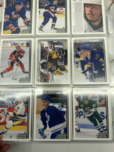 1300+ APPROX ASSSTD 1991/92/93 NHL UPPER DECK HOCKEY CARDS IN ENGLISH AND FRENCH VERSIONS image 42