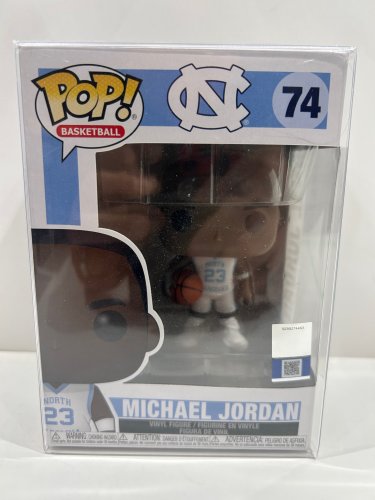 Funko pop! Basketball: North Carolina - Michael Jordan vinyl figure (#74) **plastic protector cover** image 2