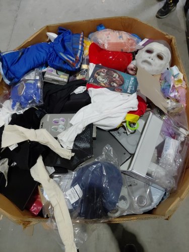 assorted MIXED item MYSTERY PALLET - VARIOUS PRODUCTS - aprox 300+ - (pallet #32) image 3