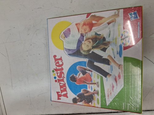 HASBRO Gaming CLASSIC TWISTER  GAME - 2+ PLAYERS - AGE 6+ image 3