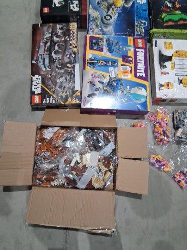 20+ ASSORTED LEGO SETS - star wars/mario/ pokemon  + MORE image 3