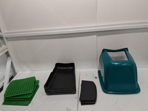 5PK Tossca Durable Plastic Roll Away Nesting Boxes for Chicken Coops - green/black image 3
