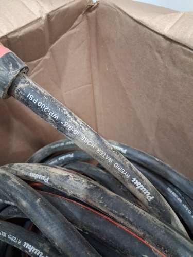 puuku hybrid water hose - 25ft x 5/8" - 200psi - black/red image 4