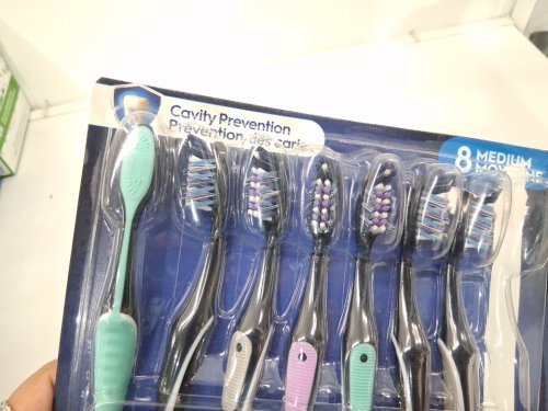 7pk oral b cavity prevention cross action criss-cross bristle - soft toothbrushes - Assorted colors image 3