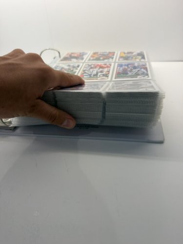750 APPROX ASSSTD 1991 UPPER DECK NFL FOOTBALL CARDS image 3