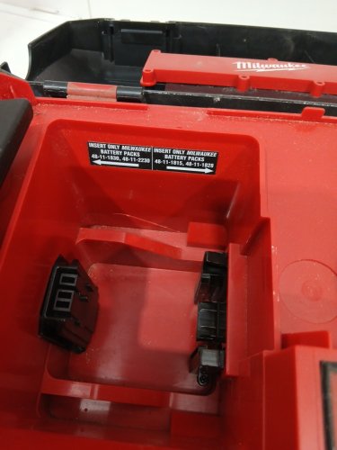 MILWAUKEE M18 Lithium-Ion Cordless WET/DRY VACUUM (TOOL ONLY) - 2gal / 18v - red/black (model: 0880-20) image 12