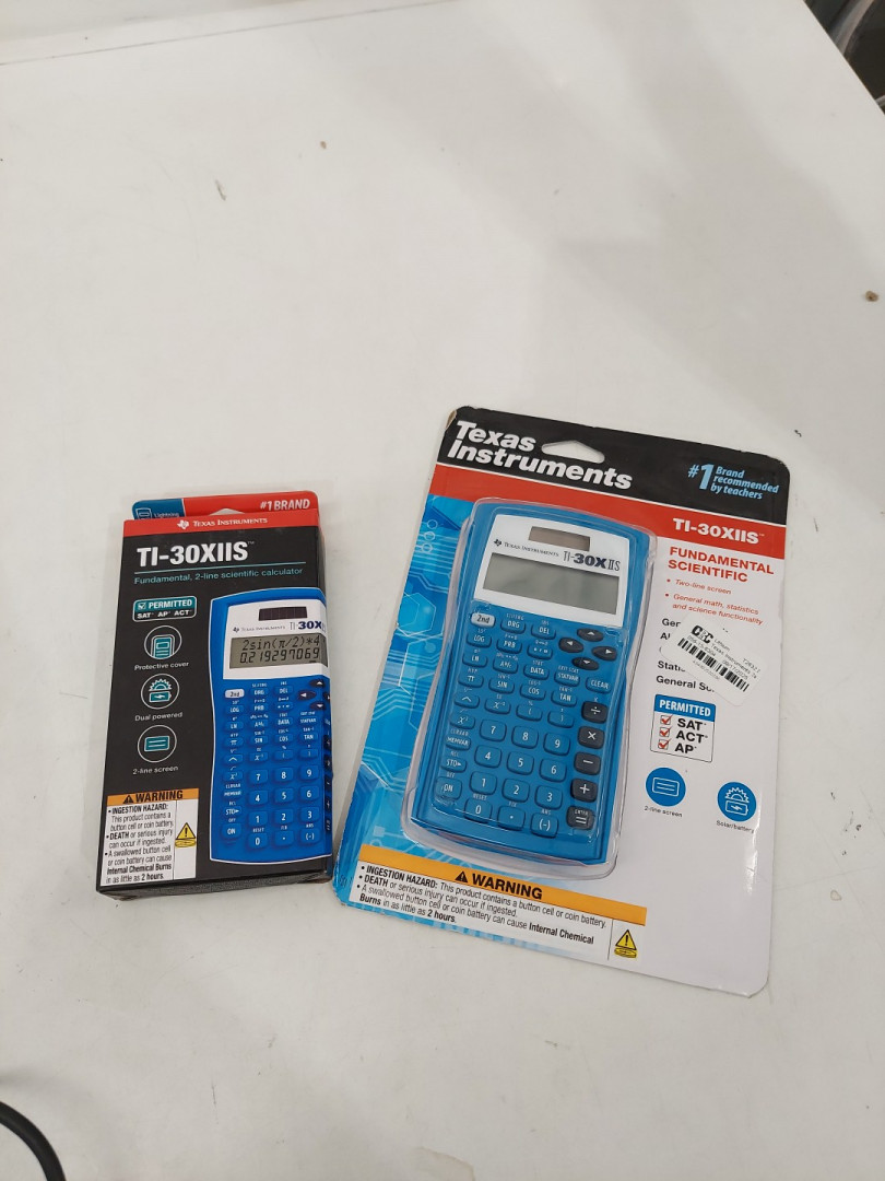 texas instruments fundamental scientific calculator - 2-line display - TARGET BLUE / LIGHTNING BLUE (model: TI-30XIIS) image 2