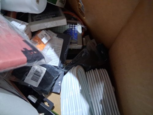 assorted MIXED item MYSTERY PALLET - VARIOUS PRODUCTS - aprox 300+ - (pallet #40) image 8