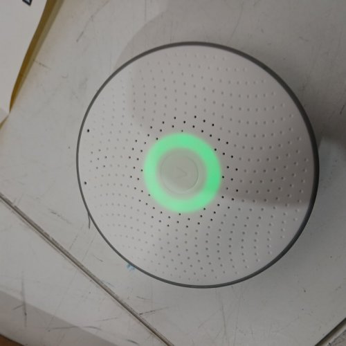 Airthings wave plus smart indoor air quality and Radon detection Bluetooth connectivity battery operated - white (Model: 2950) image 4
