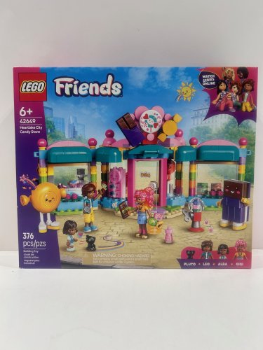 376pc Lego - friends - heartlake city candy store (42649) image 3