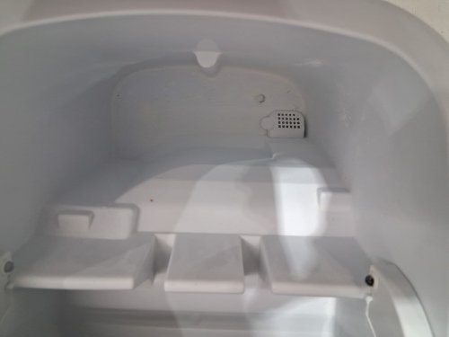 FRIGIDAIRE COMPACT COUNTERTOP ELECTRIC ICE MAKER - MAKES 26LBS OF ICE/DAY - SILVER (MODEL: EFIC189-B-SILVER) image 6