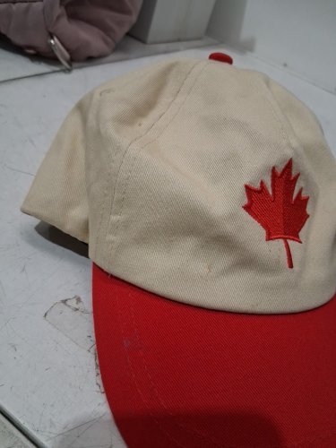 unisex adult's bench. canada maple leaf adjustable hat cap - one size - beige/red (style: 2000455) image 2