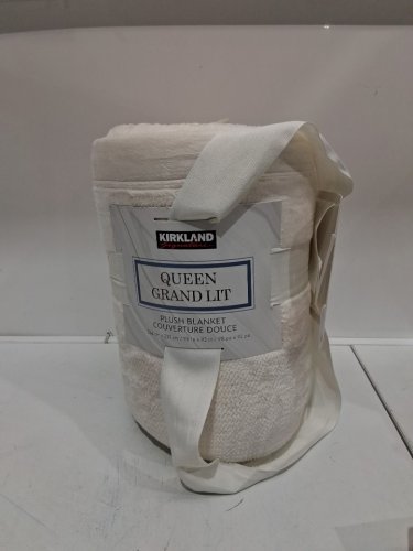 Kirkland Signature Plush Blanket - Queen - WHITE (Model: 1725729) image 2