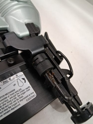 Metabo HPT Finish Nailer with Air Duster - 1"-2.5" - 16 Gauge - Silver/Black - (Model: NT65M2(S)) image 4