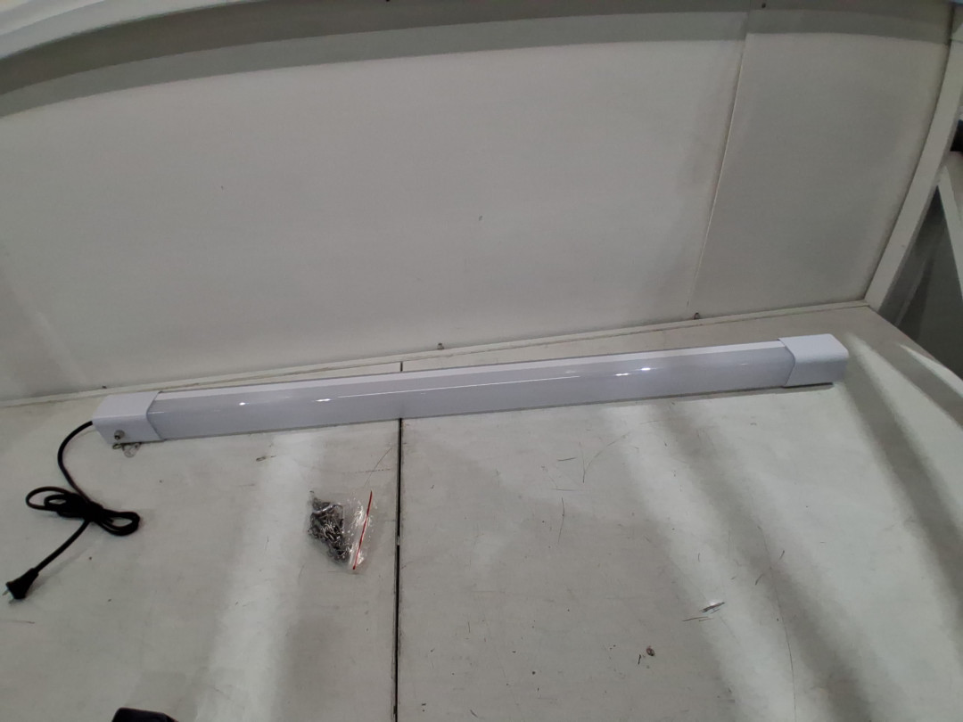 KODA Modern Directional Shop Light with Motion Sensor - 6000 lumens - 45.6"x2.9" - white (model:1862499) image 3