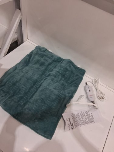 SUNBEAM HEATING PAD WITH 4 HEAT SETTINGS - 2 HOUR AUTO SHUT OFF AND REMOTE CONTROL - XXL - 20" x 24" - TEAL/blue - (MODEL: 2005-525-CN) image 3