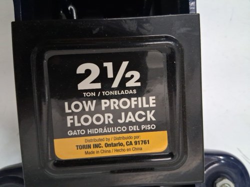 TCE Torin Low Profile Floor Jack with Single Piston Quick Lift Pump - 2.5TON/5000LBS - blue (model: TCET825051-2) image 4