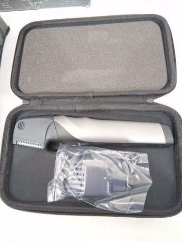 Unisex Panasonic slim line wet/dry body groomer with comb and skinguard attachments -  black/grey (model: er-gk80-s) image 5