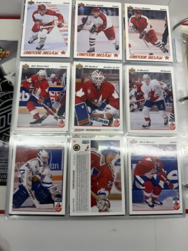 1300+ APPROX ASSSTD 1991/92/93 NHL UPPER DECK HOCKEY CARDS IN ENGLISH AND FRENCH VERSIONS image 22