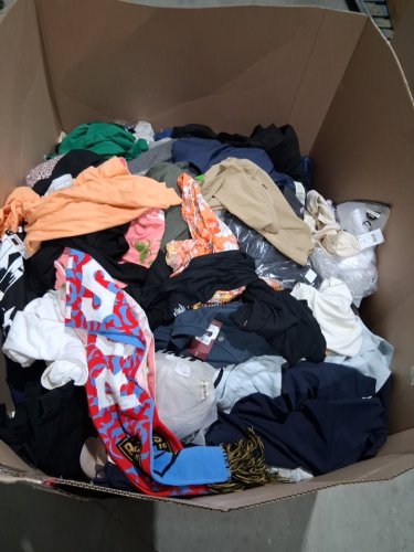 assorted MIXED Clothes MYSTERY PALLET - VARIOUS clothes and sizes - aprox 300+ (PALLET #3) image 3