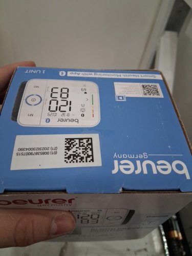 Beurer Wrist Blood Pressure Monitor with Bluetooth, Large Display, and Travel Case - up to 120 Memory Sets - WHITE image 4