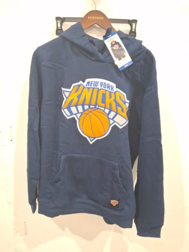 men's nba new york knicks pullover hoodie  - large - navy blue/orange  (style: 1939780) image 2