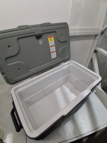 COLEMAN EXTREME COOLER WITH HEAVY DUTY CARRY HANDLES - 46 QUART - GREY (MODEL: CM2201100/1986833) image 4