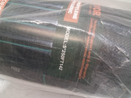 VEVOR Landscape Fabric Weed Barrier - 5ft x 250ft - black (model: 5*250ft142) image 7