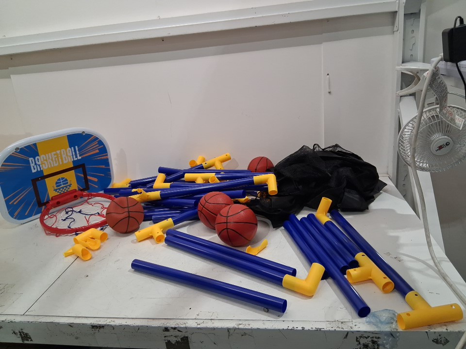 Kids 2in-1 Arcade Basketball Game Set with 4 Balls and Air Pump- BLUE/YELLOW image 2