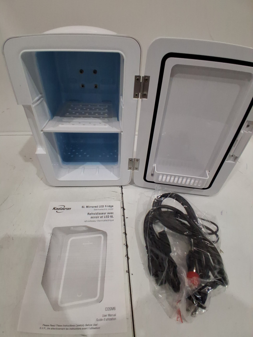 KOOLATRON COMPACT MIRRORED MINI FRIDGE WITH LED LIGHT - 6L CAP - WHITE (MODEL: C0SM6) image 6