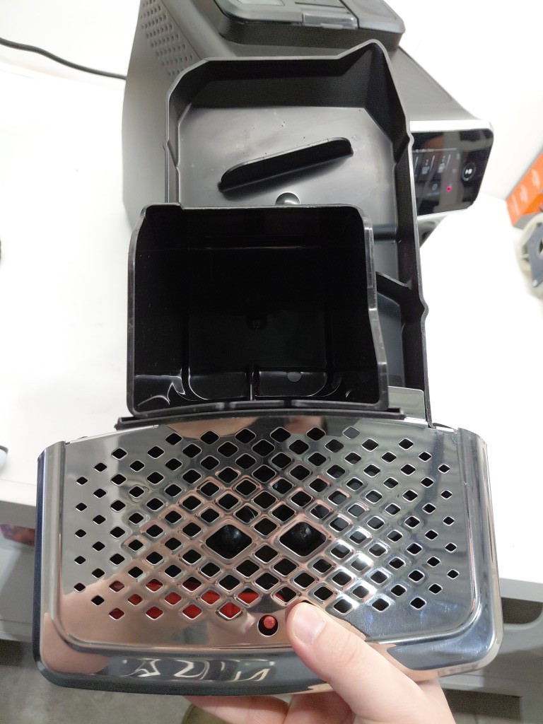 Philips lattego 3300 series fully automatic ESPRESSO MACHINE WITH BUILT-IN GRINDER - BLACK (MODEL: ep3341/50) image 6
