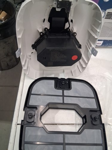starrybot cordless robotic pool vacuum cleaner - max 900 sq.ft & 8.5ft deep - 12v - white (model: et2310) image 7