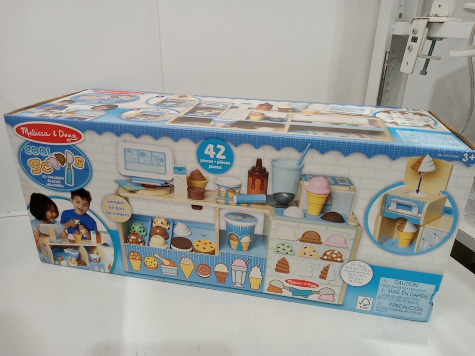 42PC Melissa & Doug Wooden Cool Scoops Ice Creamery with counter and accessory set (Model: 1934862) image 3