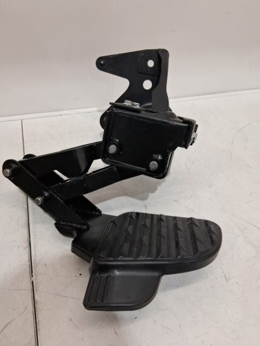 RILOER REAR BED STEP FOR TRUCK  NON-SLIP RETRACTABLE BUMPER STEP FOR DODGE RAM 1500 DT 2019-2024 - BLACK (MODEL: 82215289AG) image 4