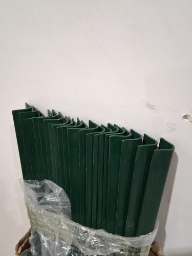 20pk heavy duty metal garden fence u-post - 5ft - green image 3