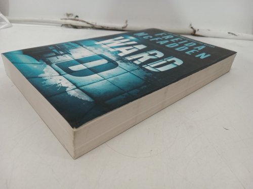 (paperback) Ward D: A gripping psychological thriller by Freida McFadden image 4