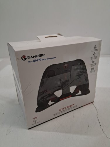 gamesir cyclone 2 with charger - black image 3