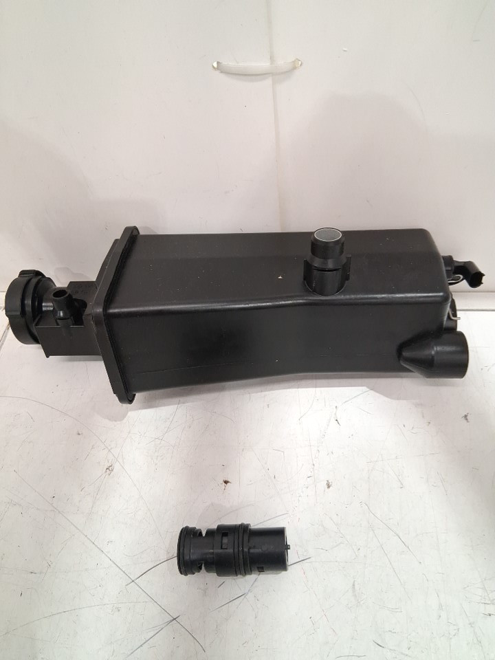 Coolant Reservoir for BMW for 3 Compact E46 2001-2004 for X5 E53 2000-2006 Coolant Reservoir Water Expansion Tank - (MODEL: B0GZM6MXN3 image 3
