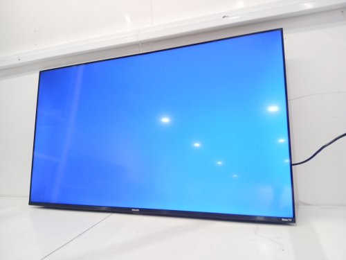 Philips 4K UHD QLED Roku Smart TV - 50" (Model: 50PQL7676) image 16