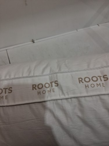 Roots Home HYPOALERGENIC Pillow - 300 thread count - QUEEN - WHITE (MODEL: 8007503) image 3