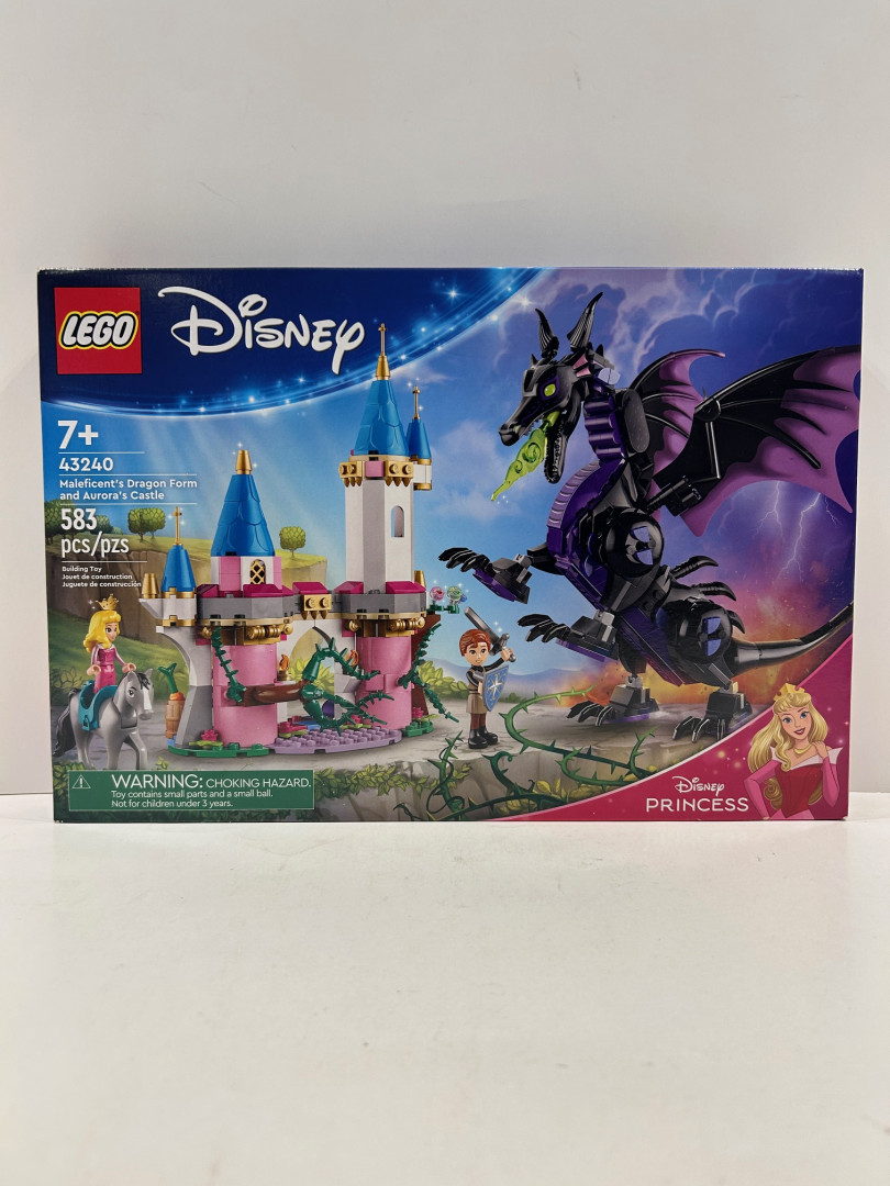 583pc Lego - Disney - maleficent’s dragon form and Aurora’s castle (43240) image 3